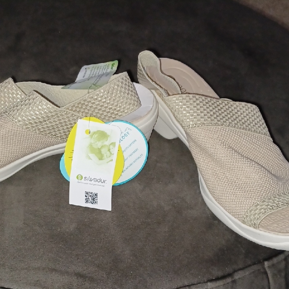 Stylish Beige Slip-On Women's Shoes." ZEES". Size 9 1/2